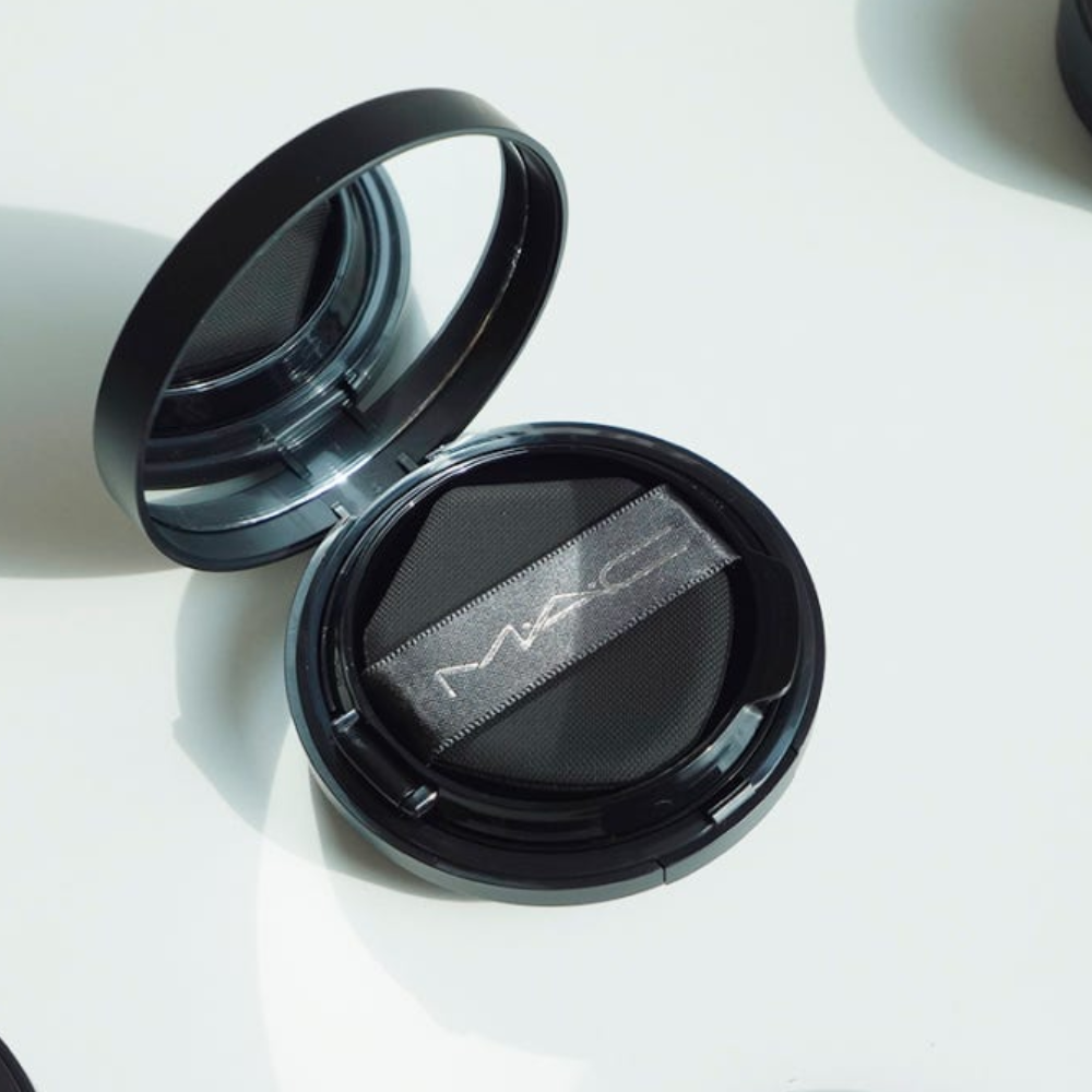 MAC Studio Fix Longwear Cushion Foundation SPF50 13 g #NW11,MAC Studio Fix Longwear Cushion Foundation SPF50 13 g #NW11 ราคา ,MAC Studio Fix Longwear Cushion Foundation SPF50 13 g #NW11 รีวิว